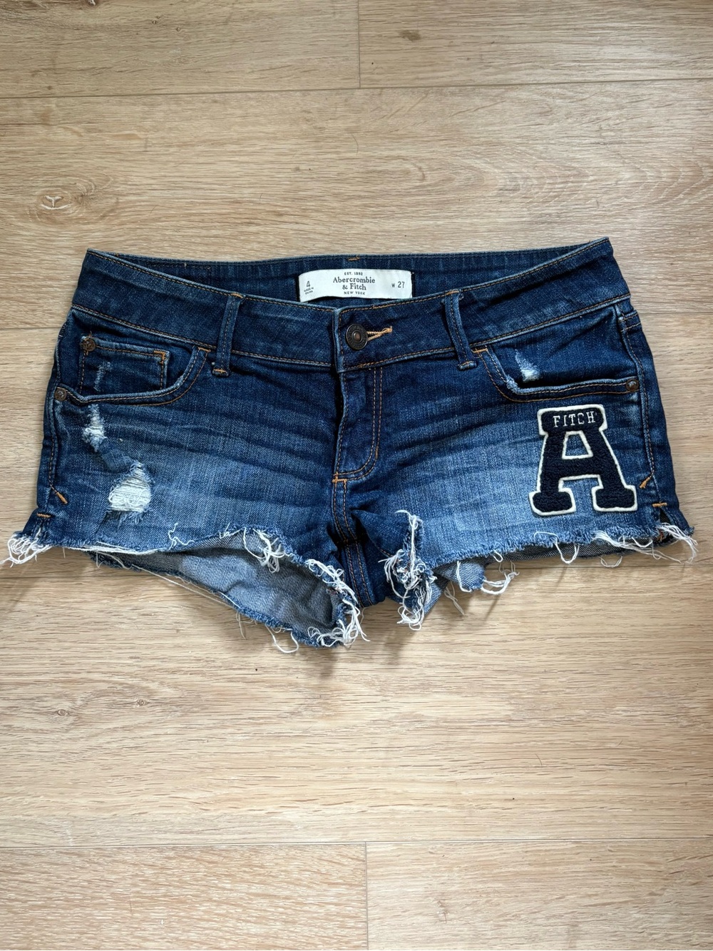Abercrombie & Fitch Vintage Y2K Low Rise Denim Shorts Size 4